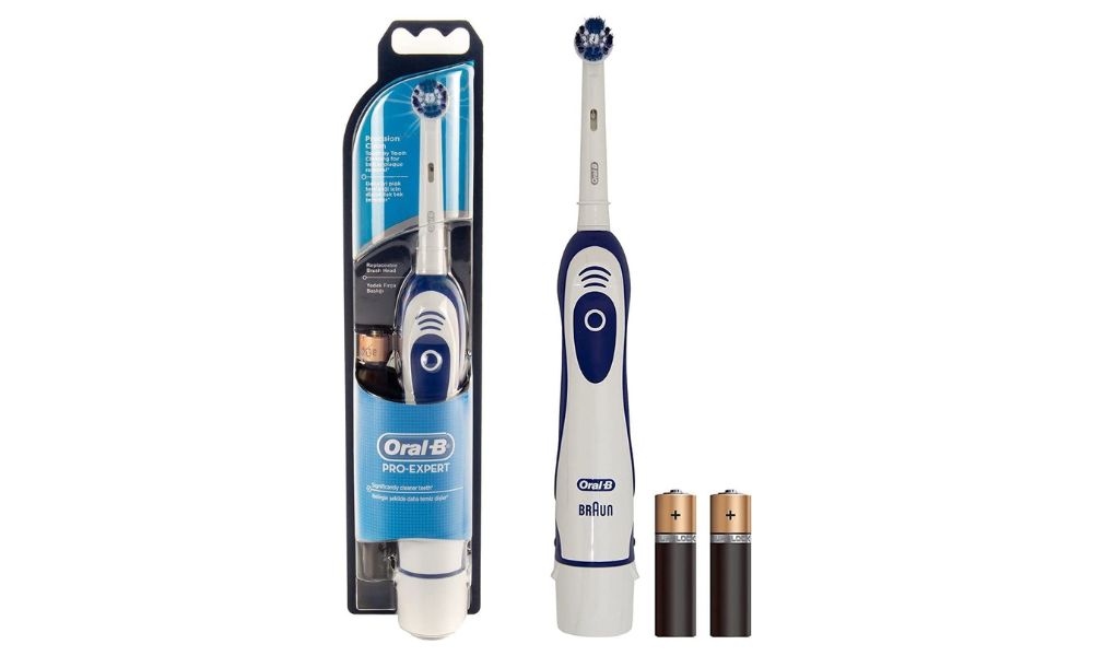 Cepillo de dientes eléctrico Oral B Advance Power de color azul y blanco
